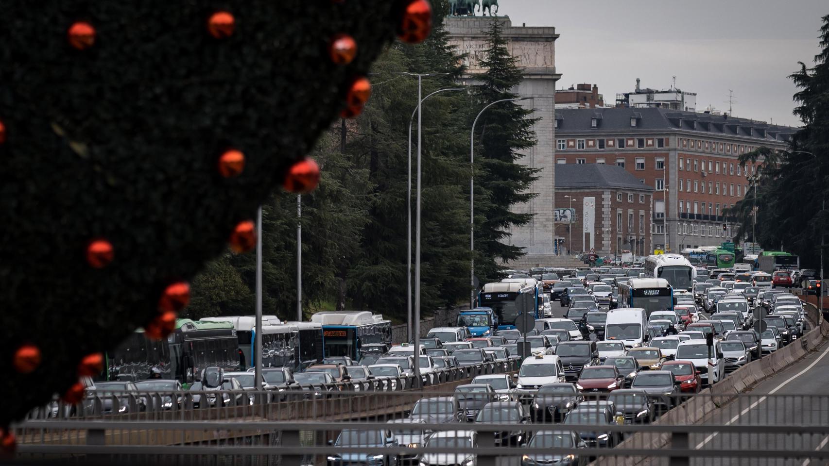 La bajada de los precios de la luz, el gas y la gasolina da un respiro al consumidor en las Navidades y al inicio de 2026
