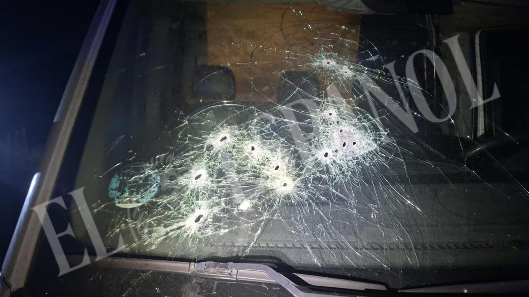 Las imágenes de los coches de la Guardia Civil ametrallados por los narcos en Huelva: "Si están dentro, no lo cuentan"