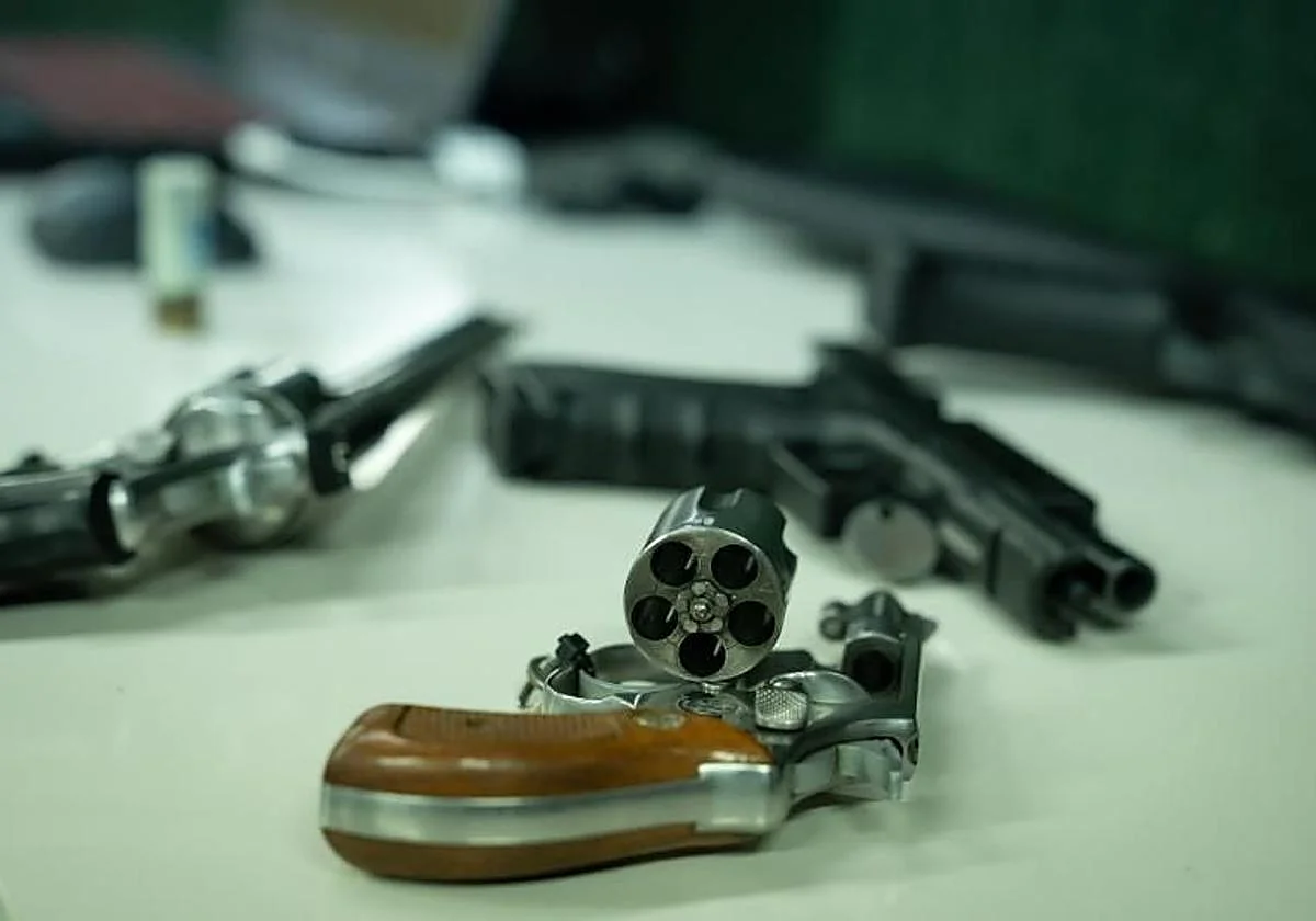 Cataluña reclama endurecer las penas por tenencia de armas en plena crisis de tiroteos en Barcelona