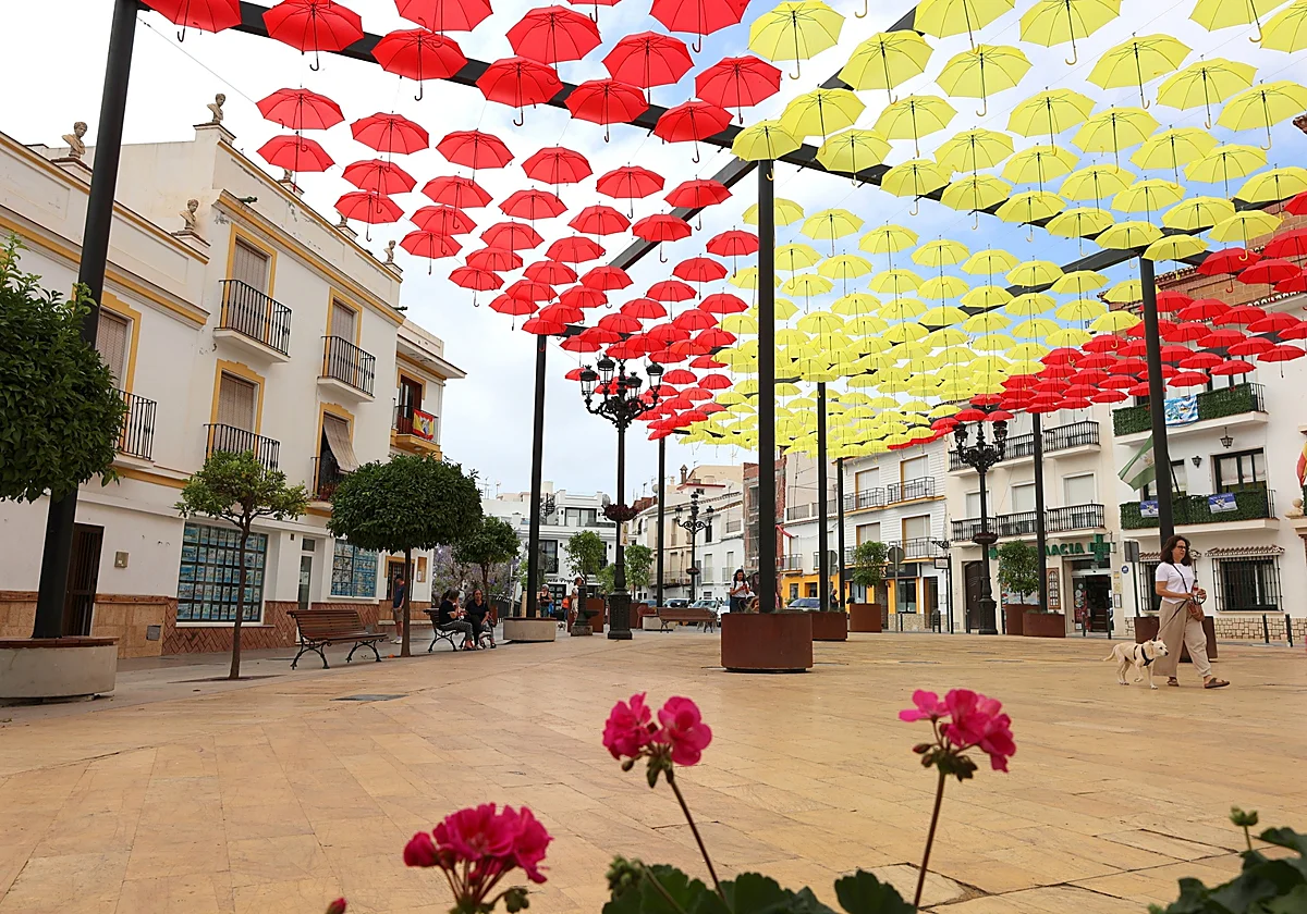 Iconic Torrox umbrellas turn red and yellow for the World Cup