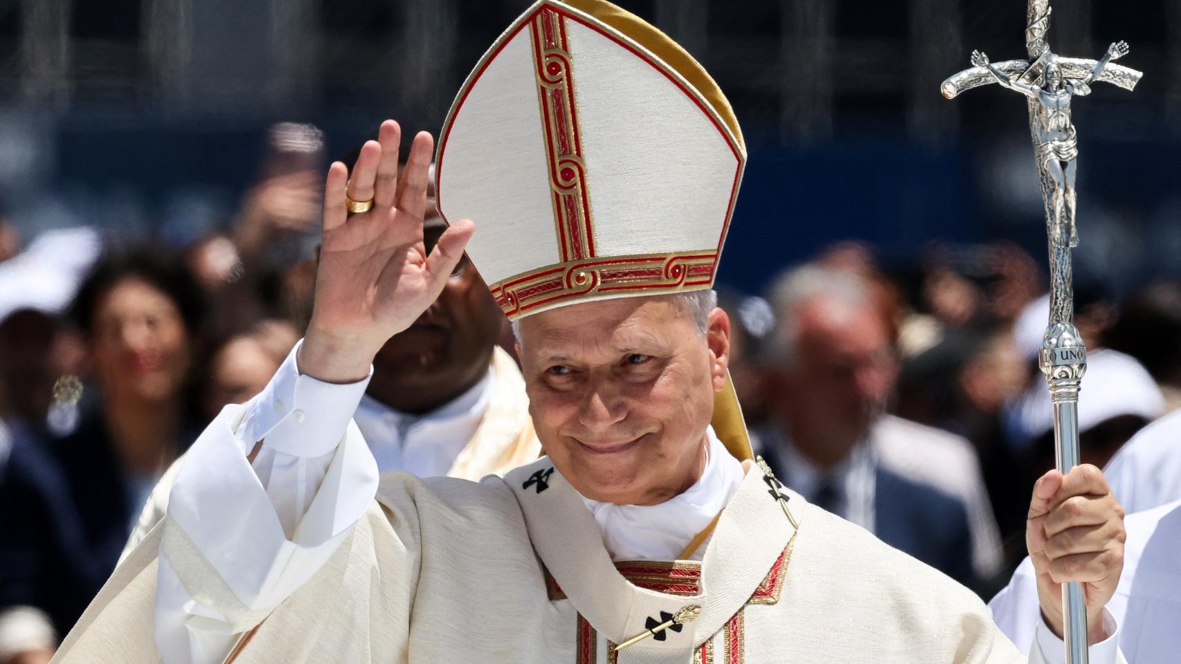 León XIV vuelve a Roma desde Tenerife apelando "al corazón católico de España": "Estoy conmovido por tanto afecto"
