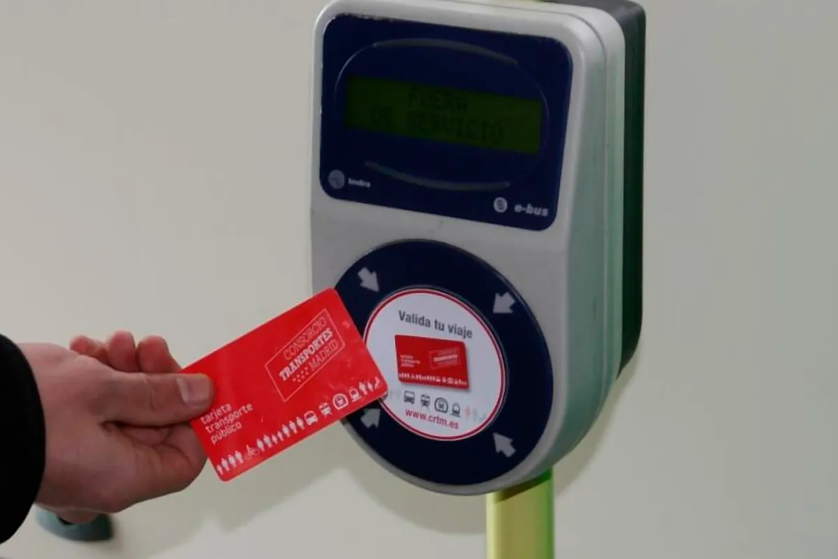 A partir del lunes solo los empradronados podrán aplicar al abono de transporte de Madrid