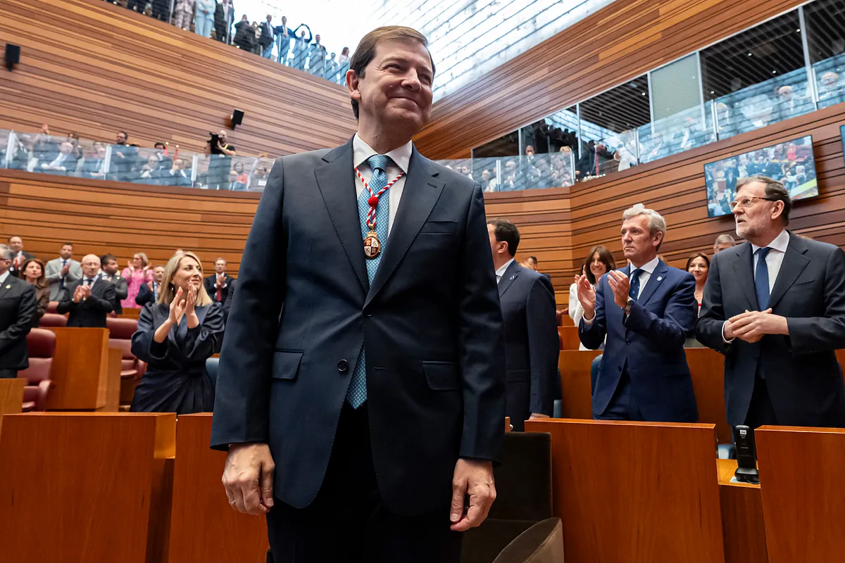 Mañueco sitúa a Isabel Blanco como vicepresidenta segunda en un gobierno con cinco caras nuevas