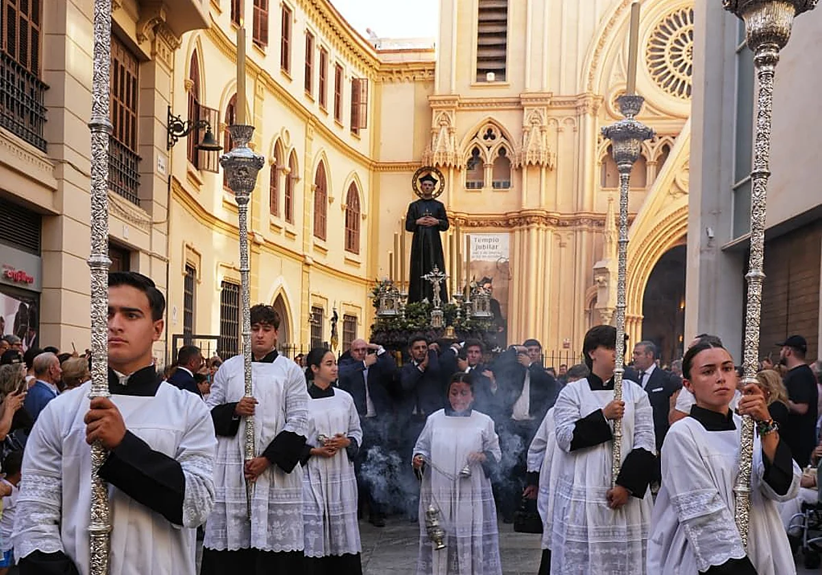 Málaga proclama su herencia jesuita con la histórica procesión del padre Arnaiz y el Sagrado Corazón de Jesús