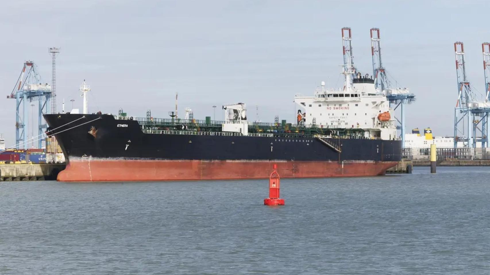 Reino Unido intercepta un petrolero de la 'flota fantasma' rusa que intentaba cruzar el Canal de la Mancha