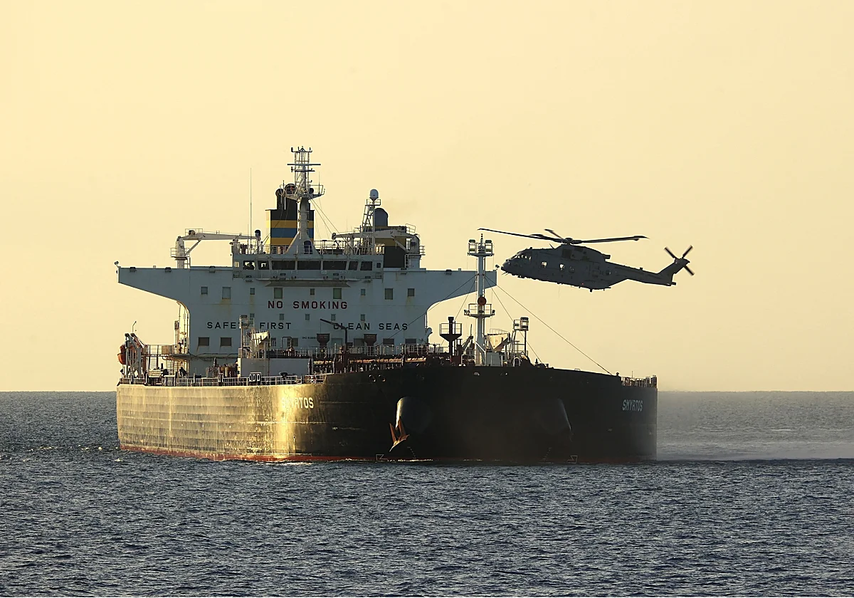 El Reino Unido intercepta por primera vez un petrolero de la 'flota fantasma' rusa en el Canal de la Mancha