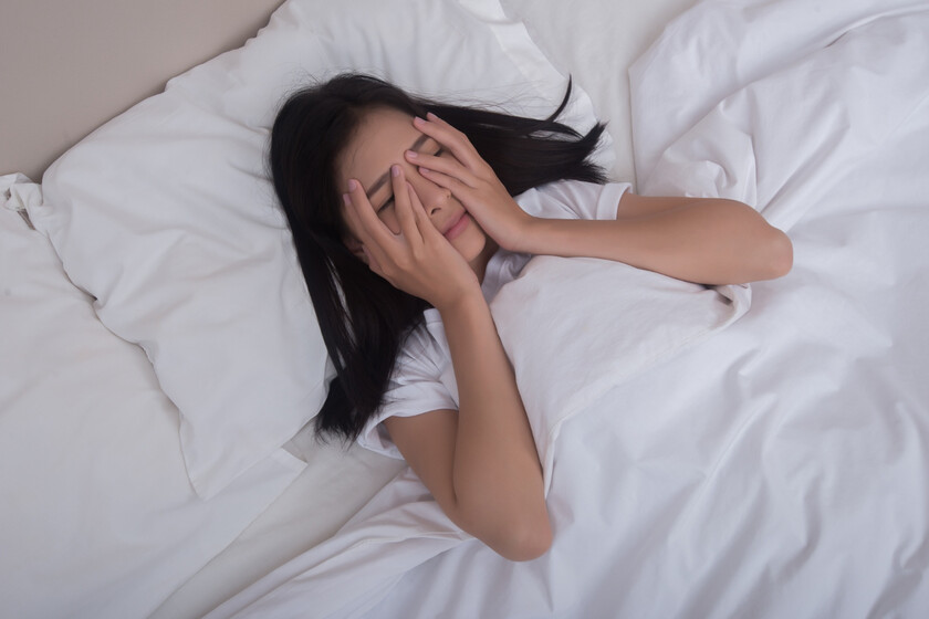 Un experto del sueño ha aclarado cómo debemos atajar el insomnio: "Si sigues despierto veinte minutos después de acostarte, levántate"