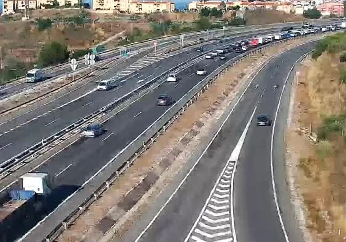 Una obra en el túnel del Cerrado de Calderón deja ocho kilómetros de atascos en la A-7