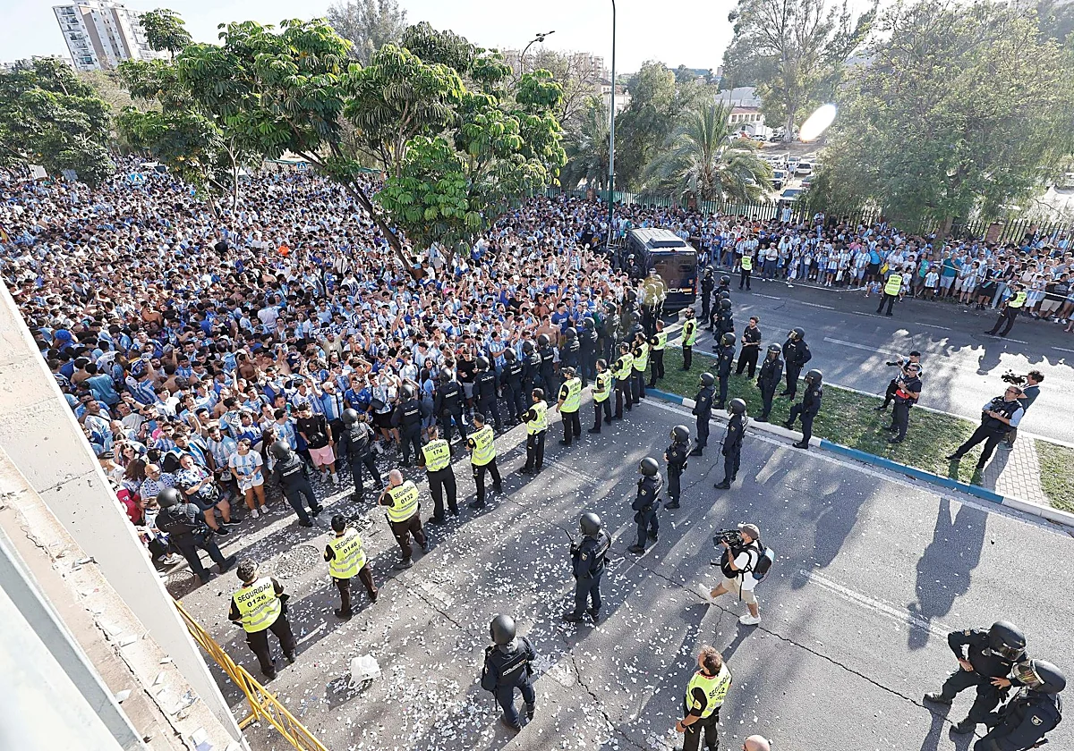 La afición del Málaga se moviliza para 'invadir' Almería, con o sin entrada