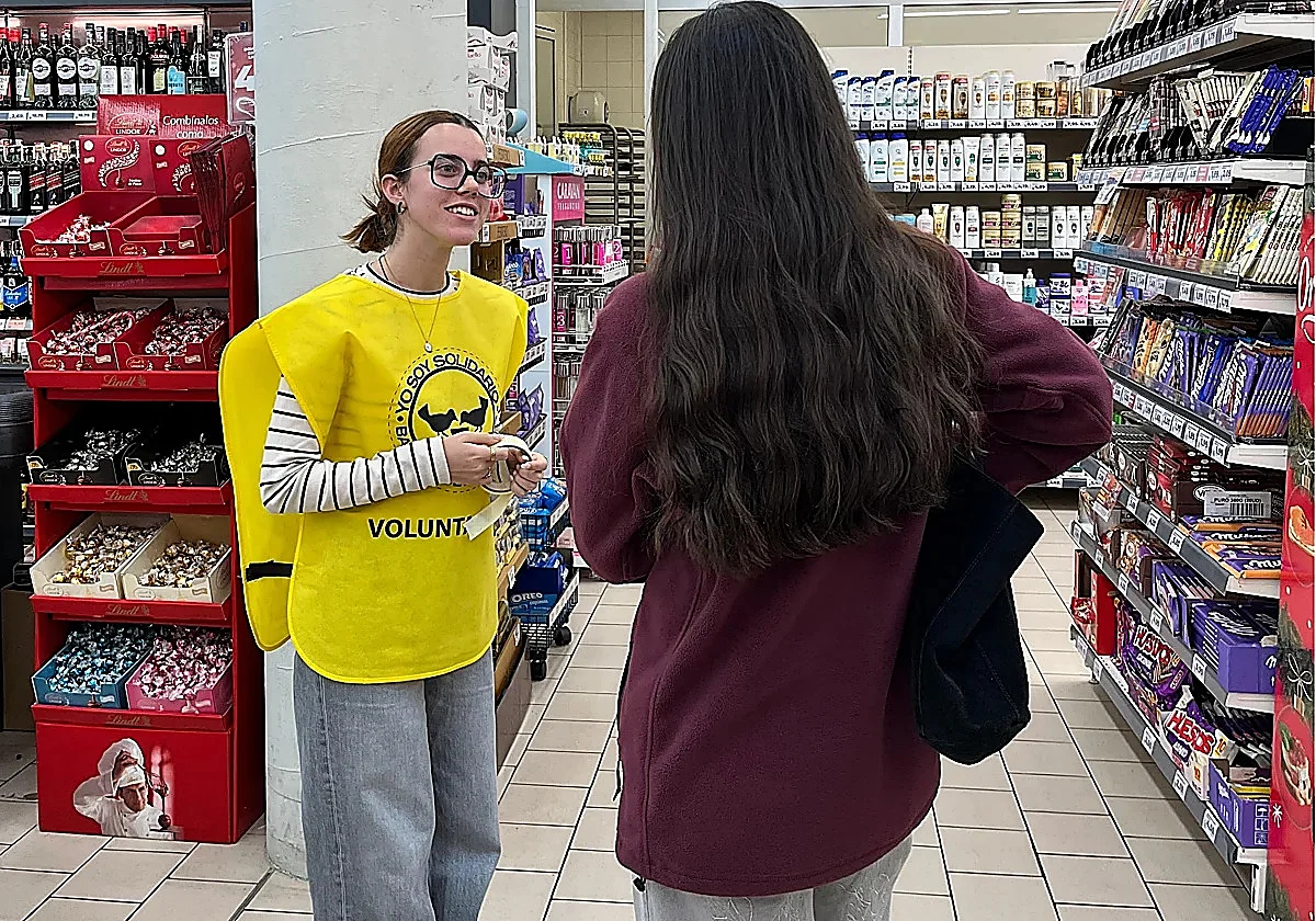 Young Malaga volunteer breaks stereotypes about her generation: 'At this age, we feel very lost and here we contribute something good'