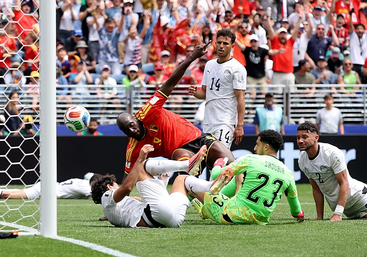 Egipto sorprende a Bélgica y rescata un empate en su debut