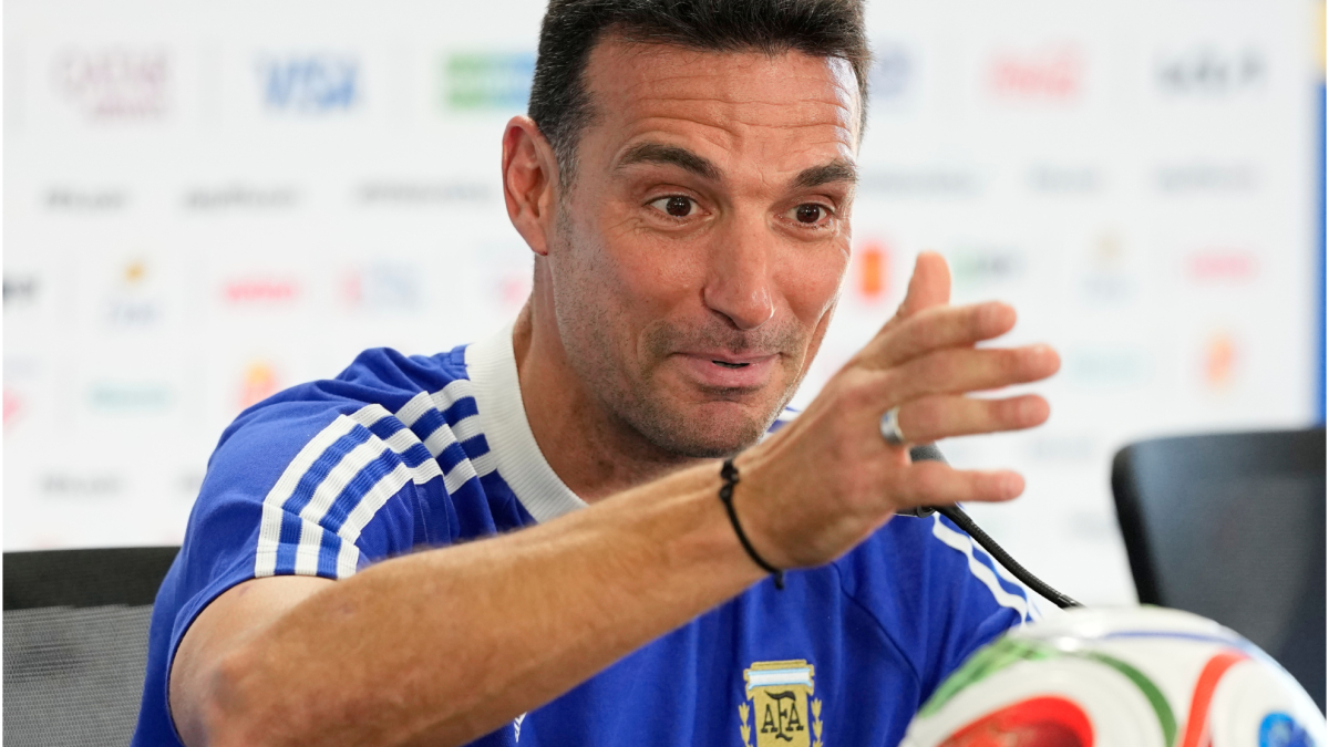 Scaloni: "No por campeón del mundo, vamos a dejar de competir aquí"