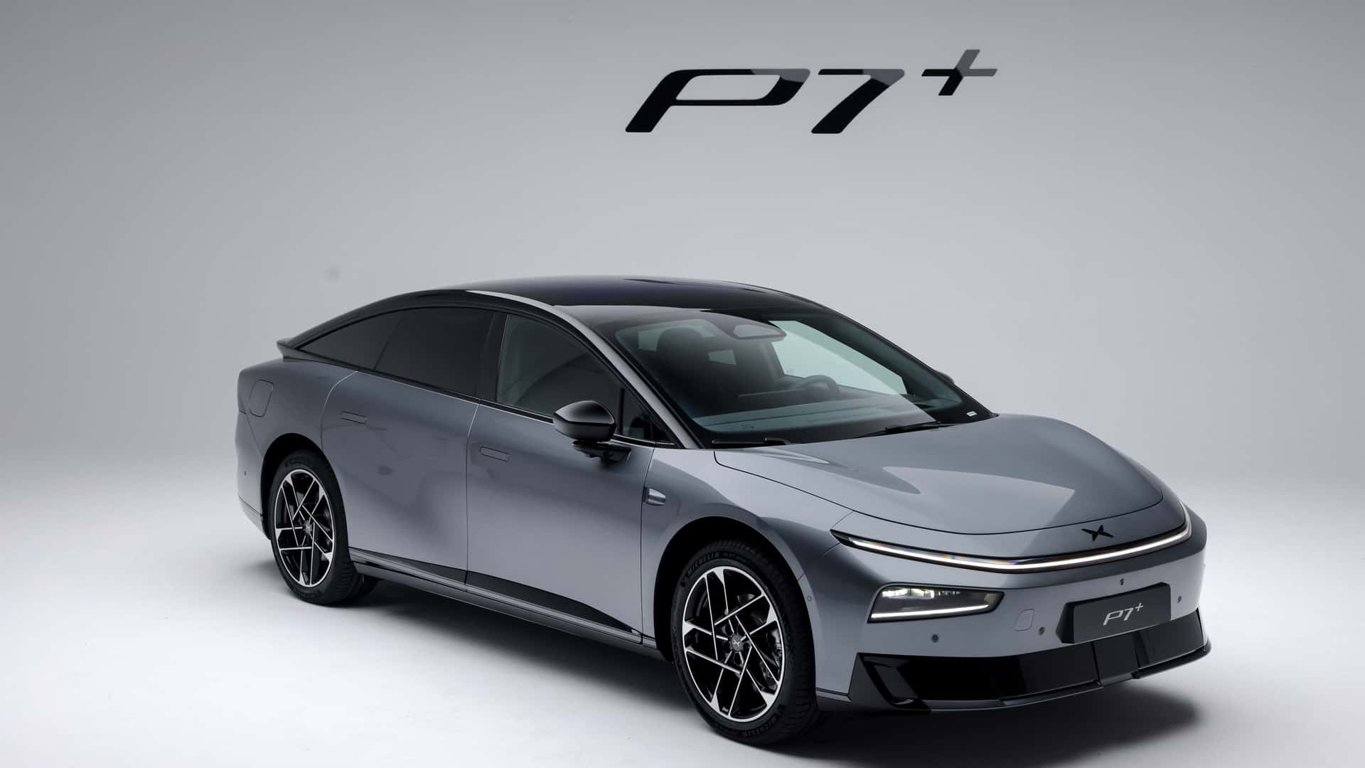 El XPENG P7+ ya tiene precio en España: la berlina eléctrica china que carga al 80% en 12 minutos llega en junio