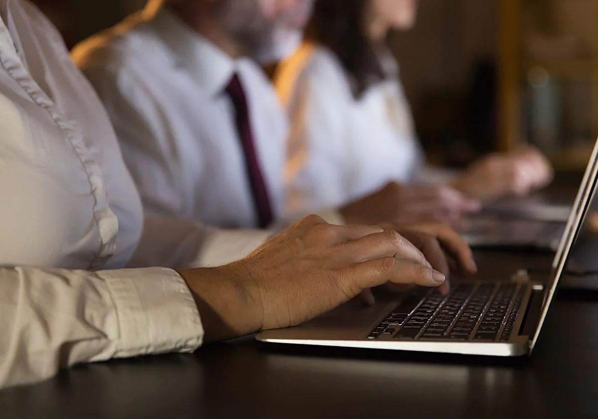 La Junta activa una plataforma única para gestionar todos los trámites empresariales