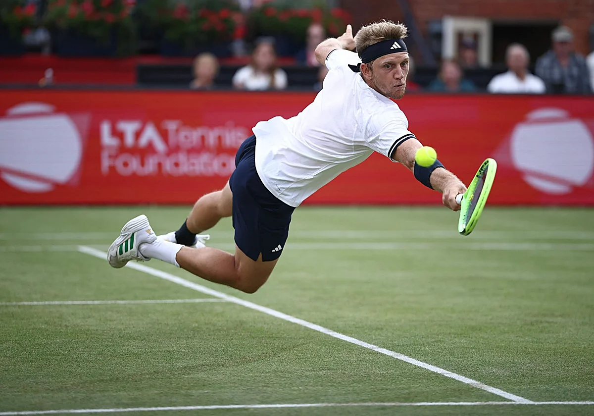 Davidovich se exhibe 'a lo Becker' en la central de Queen's