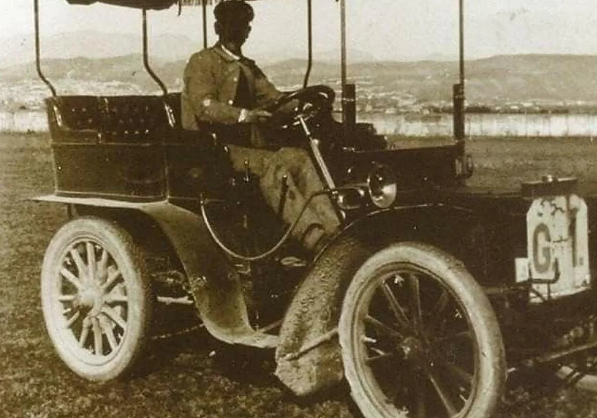 Who was the first person to register a car in Granada?