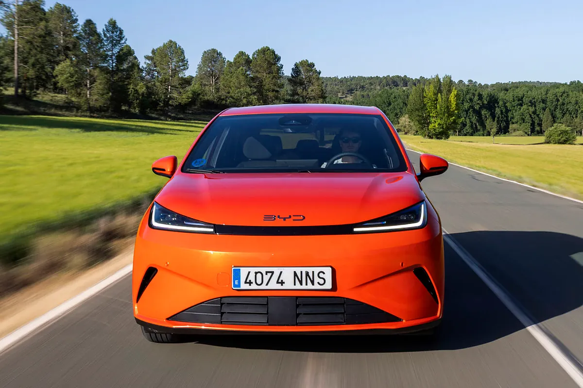 BYD lanza en España el primer híbrido enchufable del segmento B con más de 1.000 km de autonomía
