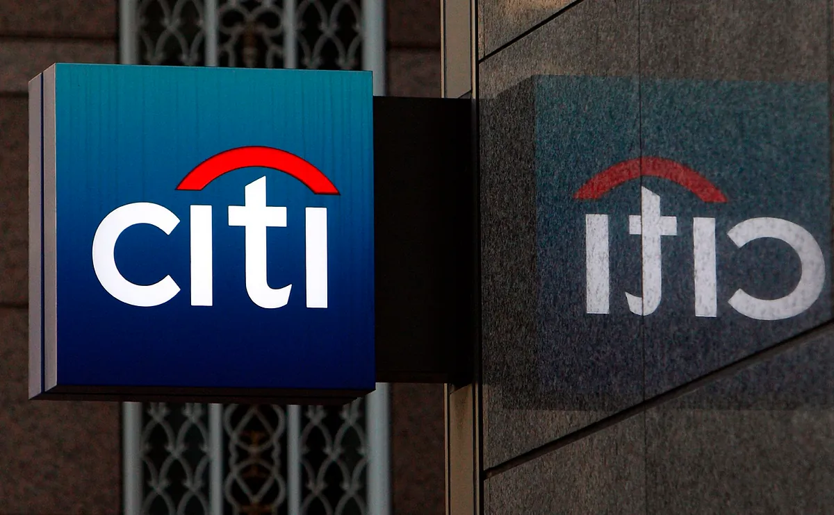 Una ex ejecutiva de Citi afirma que el banco la despidió tras expresar su preocupación por Trump