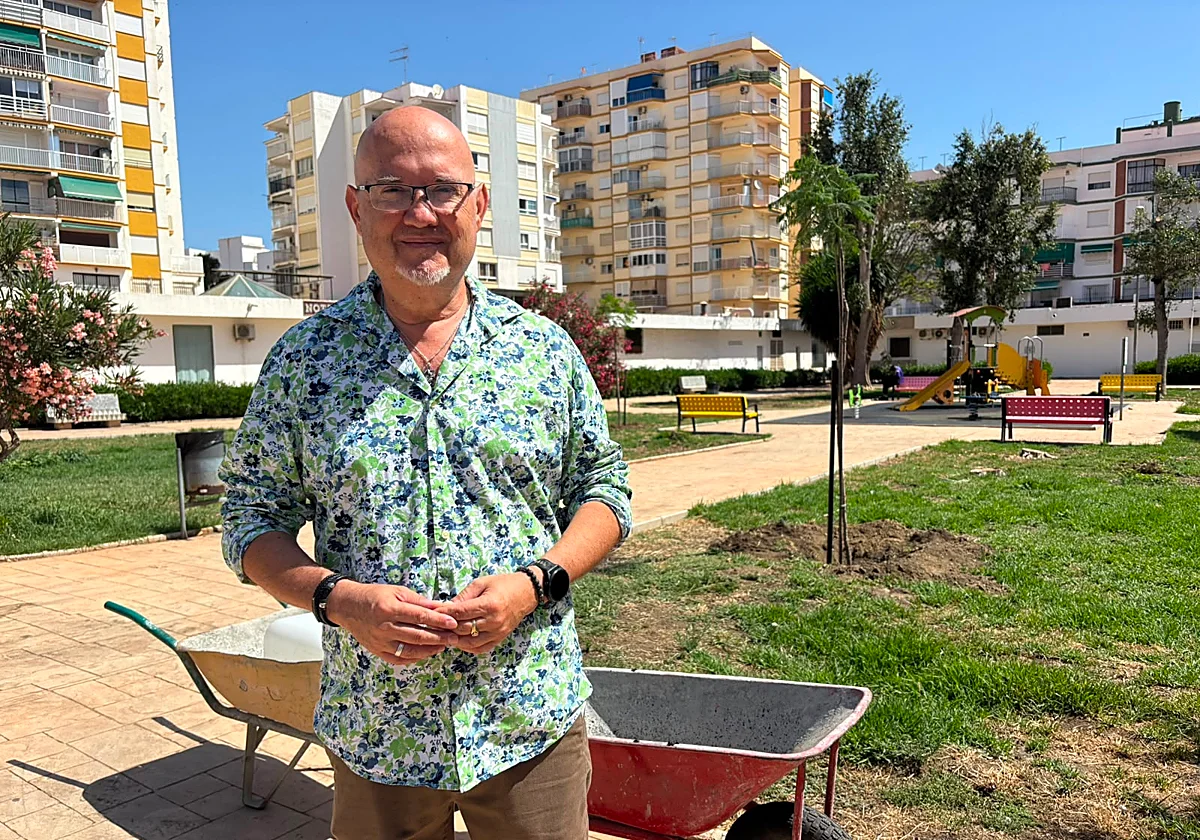 Torre del Mar refuerza las zonas de sombra del parque Islas del Sol