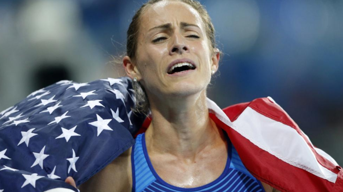 Jenny Simpson, medallista olímpica, colapsa en una competición y tiene que ser reanimada