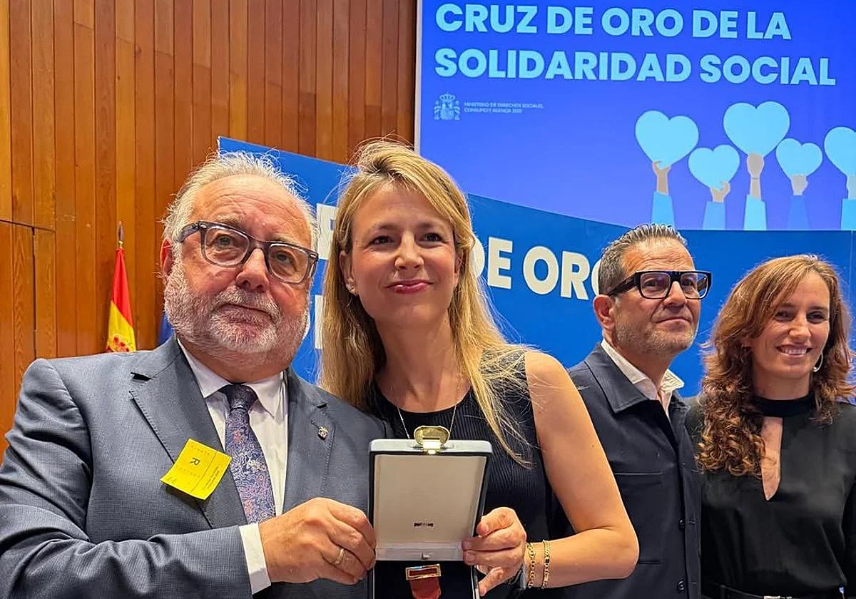 Alhaurín de la Torre recibe la Cruz de Oro del Ministerio de Derechos Sociales